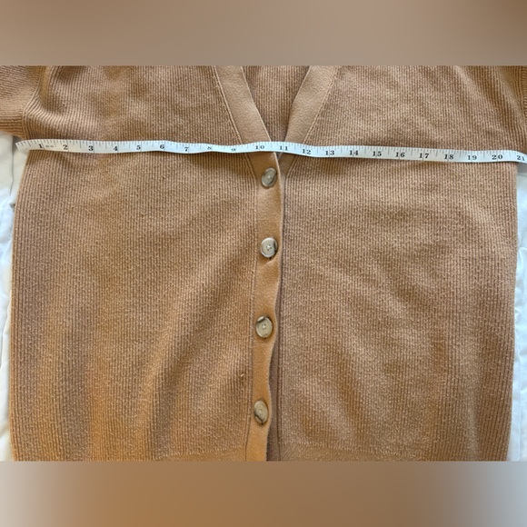 Babaton Aritzia neutral tan camel color cardigan v neck heavy casual neutral M - Picture 6 of 6